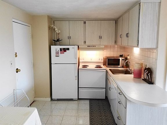 2nd image of 12 Woodland St APT 47
