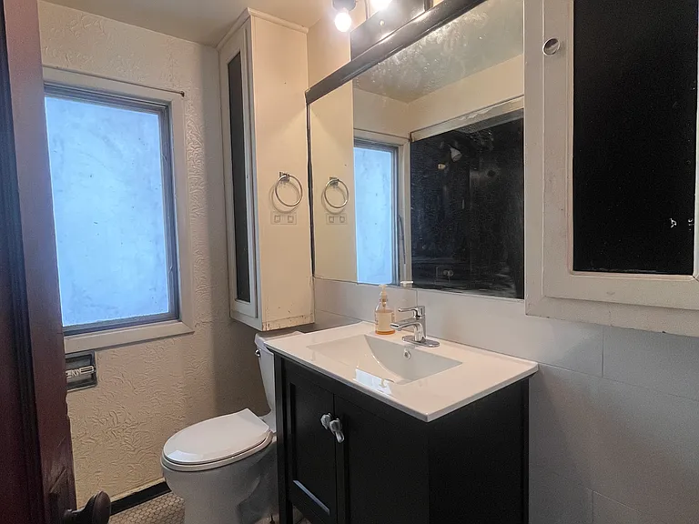 88 Domedion Ave #1 — Photo 6