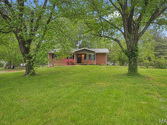 2nd image of 2714 Victoria Rd
