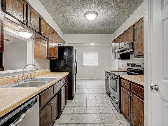 5th image of 10320 Fairfax Ln