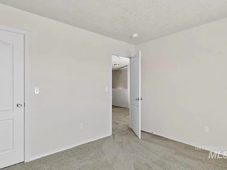 140 SW Quaker Dr — Photo 20