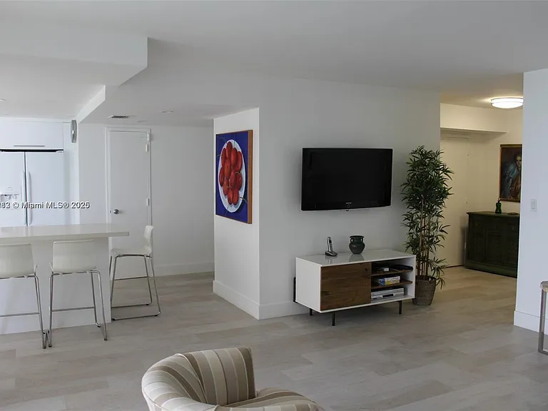881 Ocean Dr #22F — Photo 11