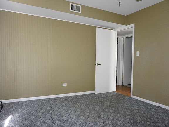 5th image of 1040 Hirsch Blvd APT 303