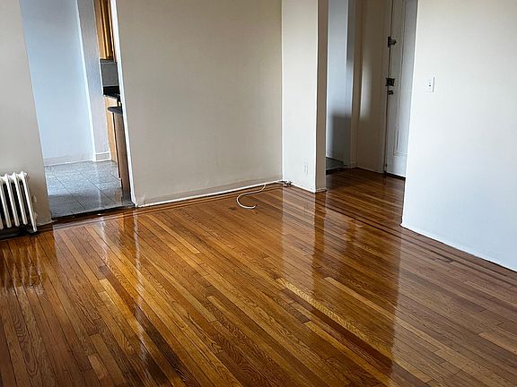 2nd image of 3625 Parsons Blvd APT 2A