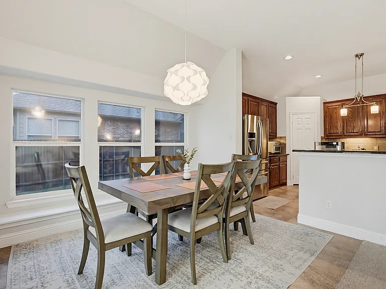 2504 Maple Stream Dr — Photo 18