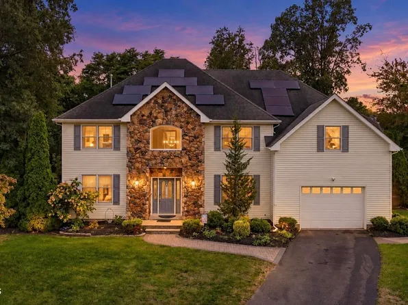 3 Crosby Lane, Middletown, NJ 07758
