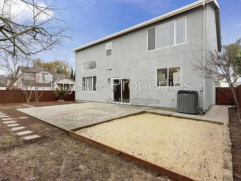 700 Westpark — Photo 26