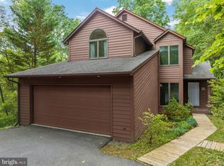 111 Sycamore Pl, Cross Junction, VA 22625