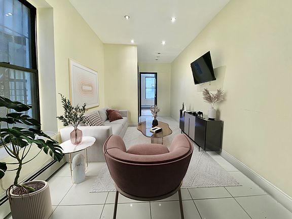 4th image of 109 W 105th St APT 5C