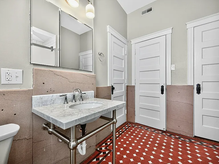 Flat 102 Bathroom Flat 102 Bathroom