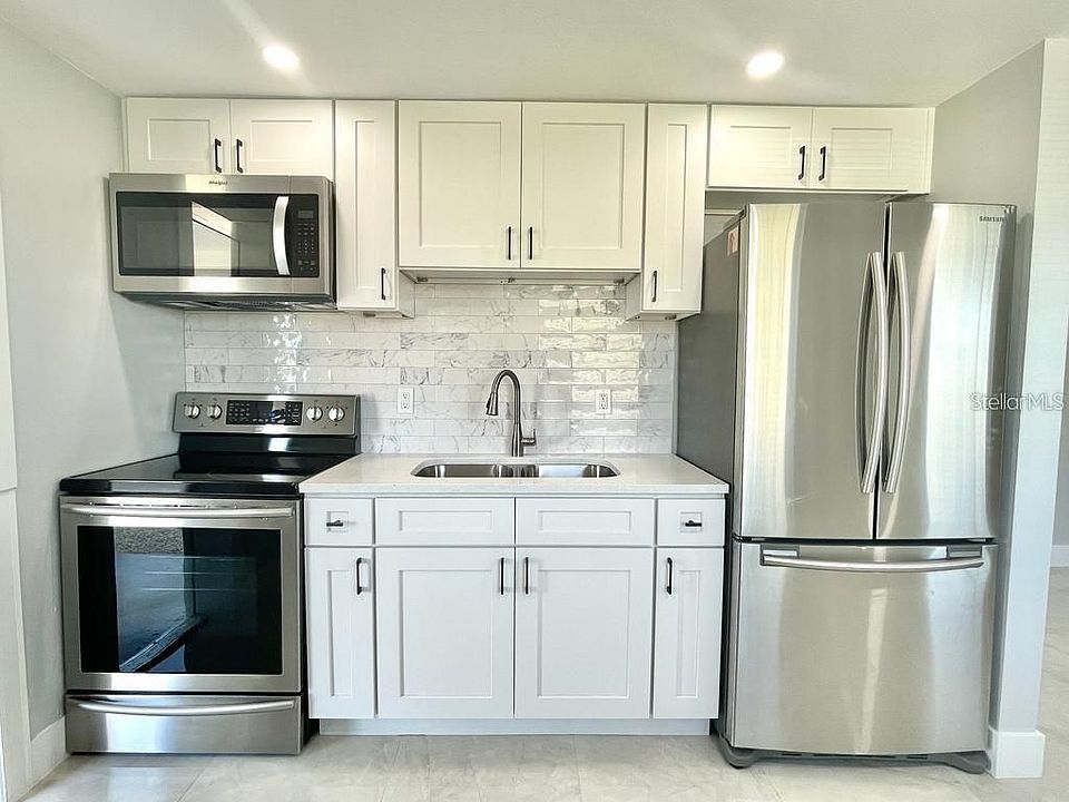 1st image of 154-164 S New York Ave