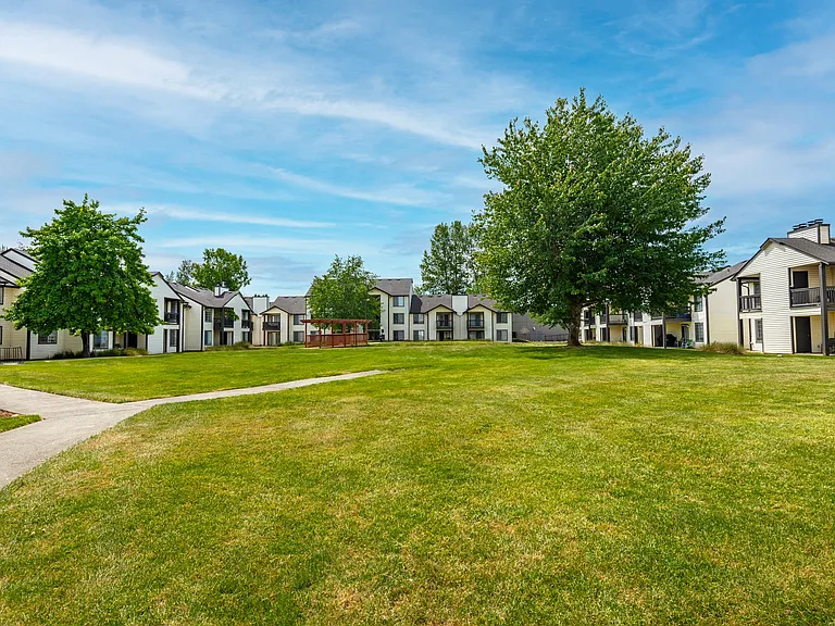 Chinook Park Apartment Homes — Photo 2