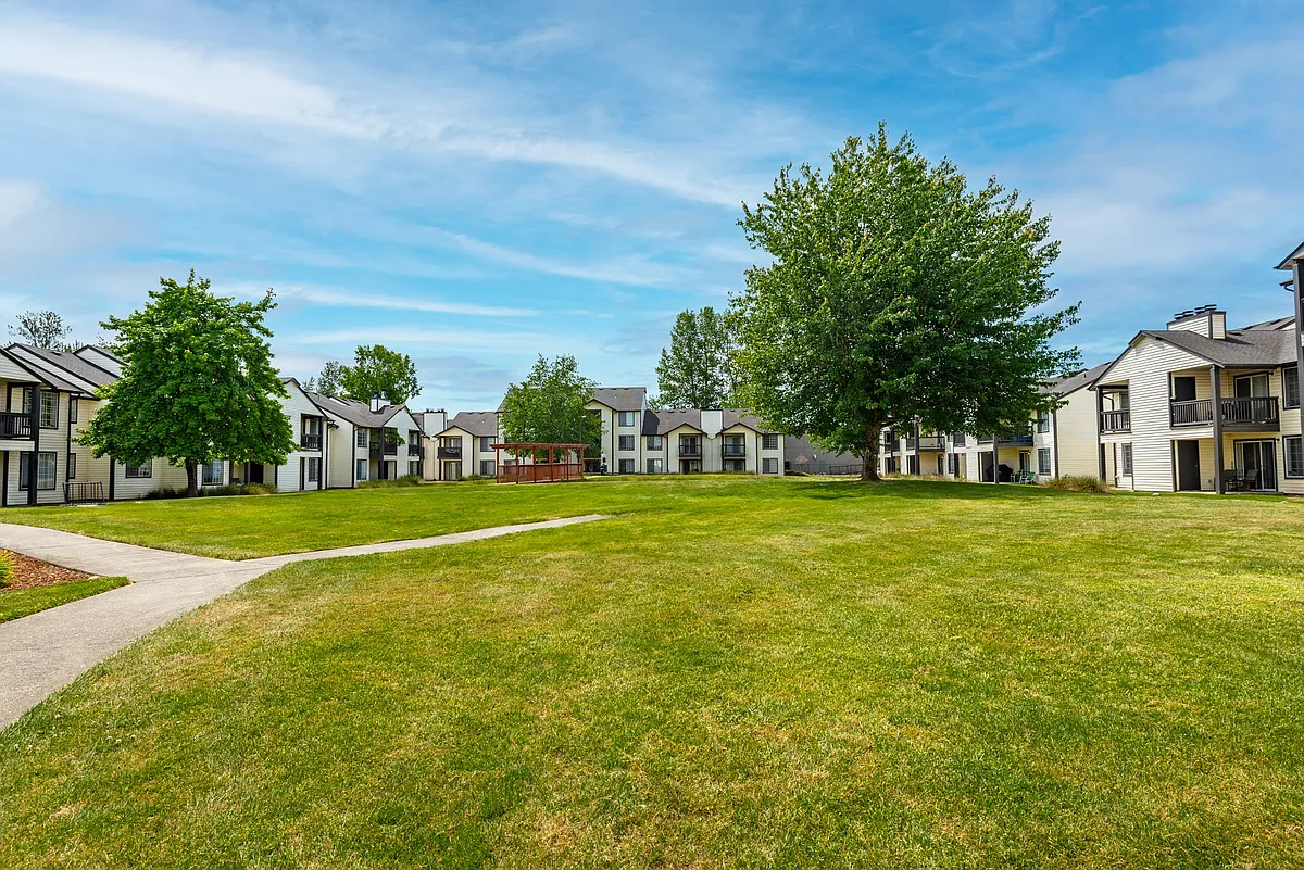 Building Photo - Chinook Park Apartment Homes