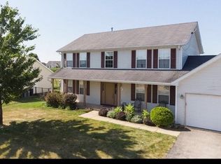 718 Golden Prairie Dr, Davis Junction, IL 61020