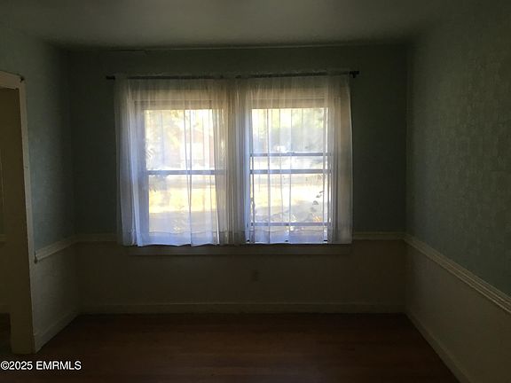 5th image of 109 Bailey Ave