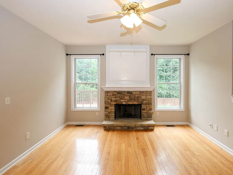 2895 Haynes Club Cir SW — Photo 24