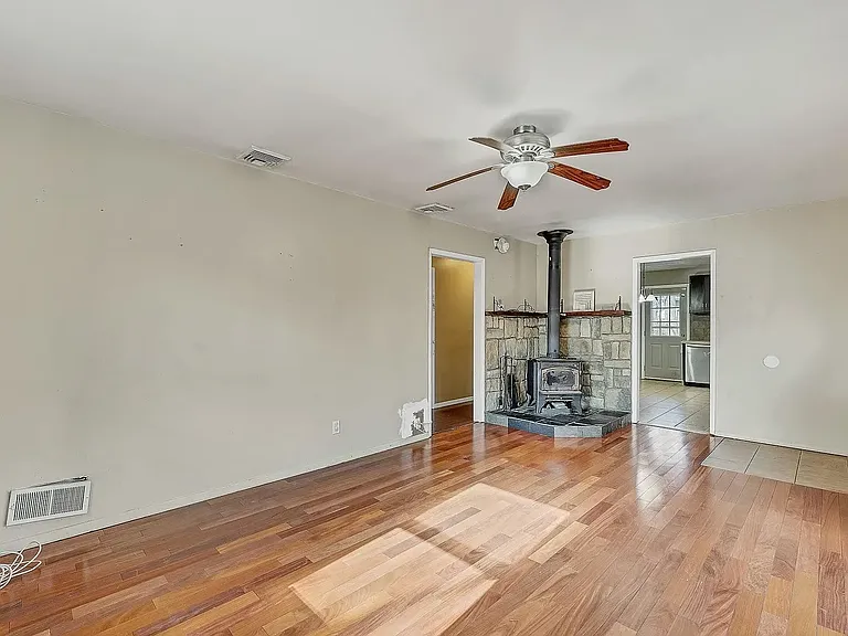 320 High St — Photo 7