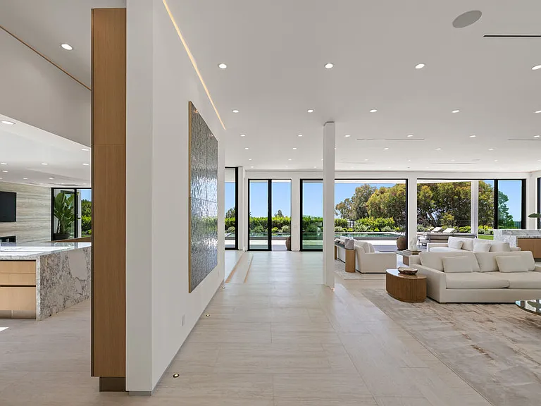 365 Trousdale Pl — Photo 10