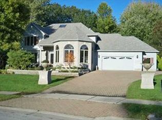 52 Whispering Winds Ln, Rochester, NY 14626