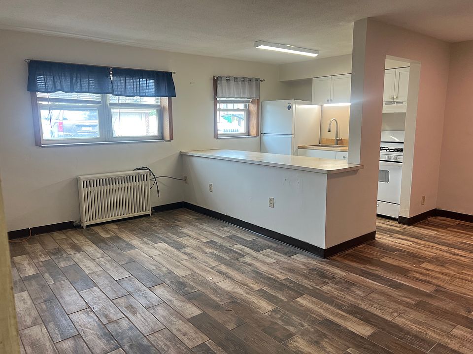 1st image of 2182 W 8th St APT 1