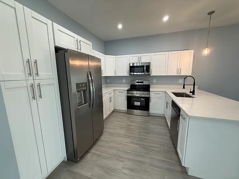 156 Beckley Dr — Photo 3
