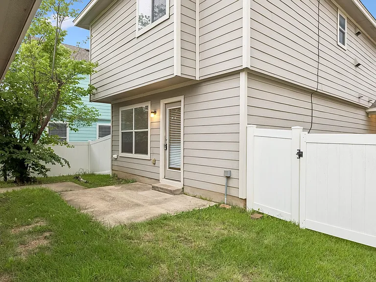 1808 Lost Maples Loop — Photo 9