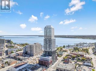 39 Mary St #1709, Barrie, ON L4N 1S9