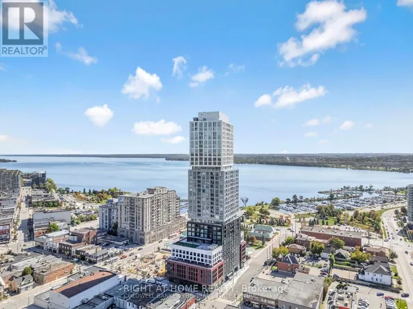 39 Mary St #1709, Barrie, ON L4N 1S9