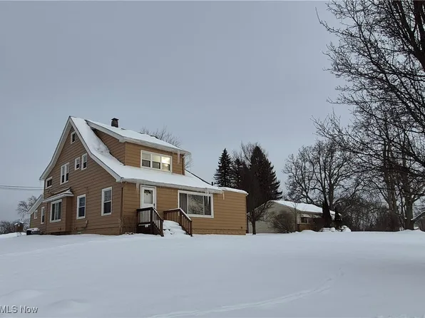 5385 Bartlett Rd, Bedford Heights, OH 44146