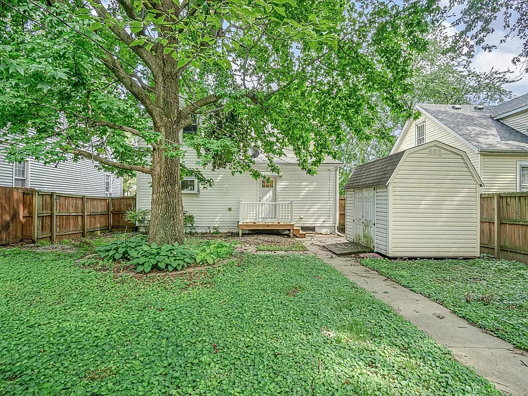 1409 N Church St — Photo 15