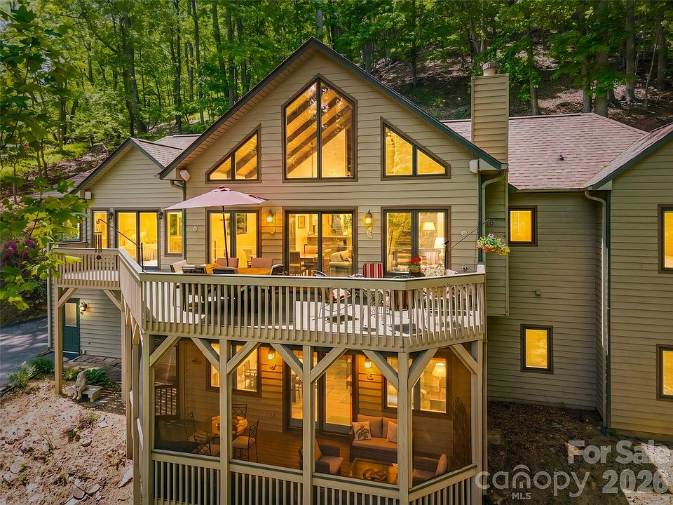1st image of 26 Walnut Dr