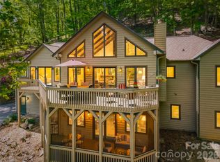 26 Walnut Dr, Mills River, NC 28759