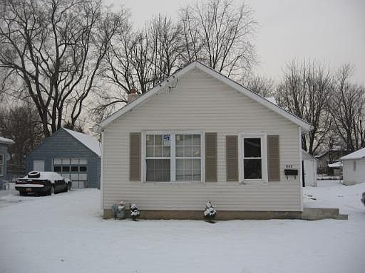 1st image of 842 N Wood St