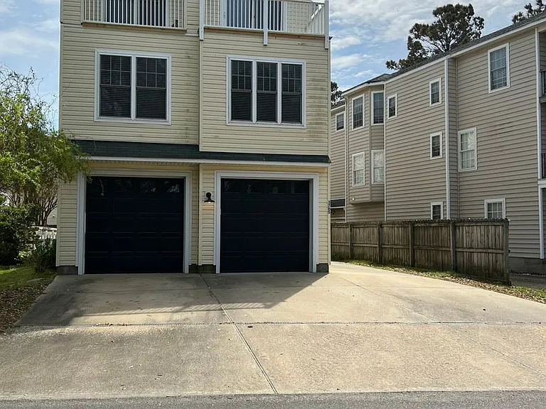 3705 Pendleton Ave — Photo 2