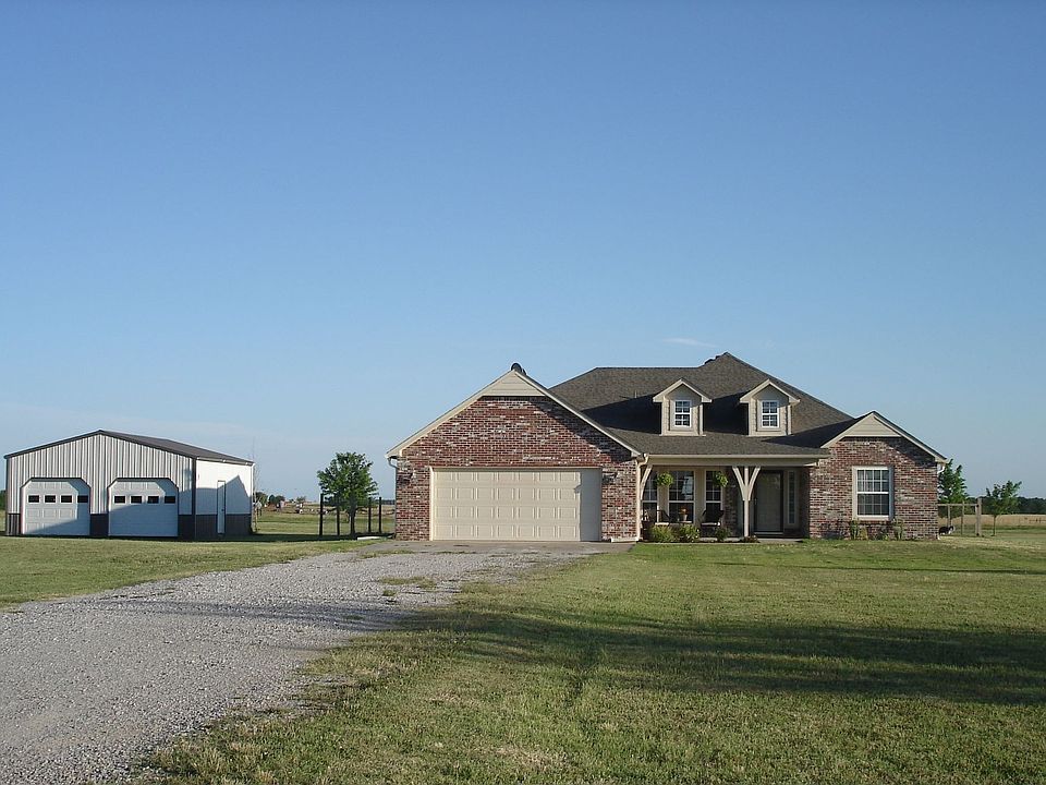 Great Country Setting!