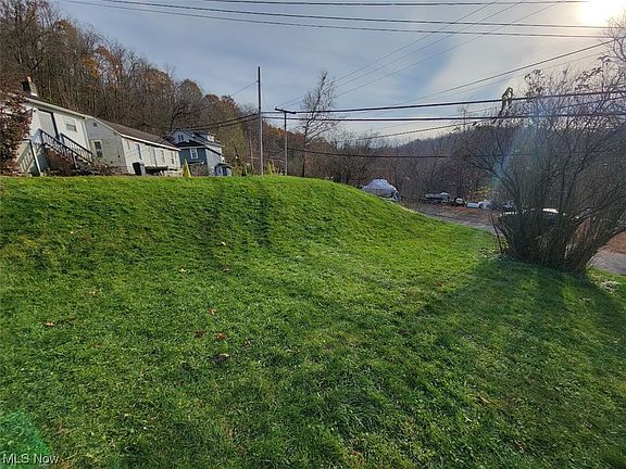3rd image of 54243 Pike St