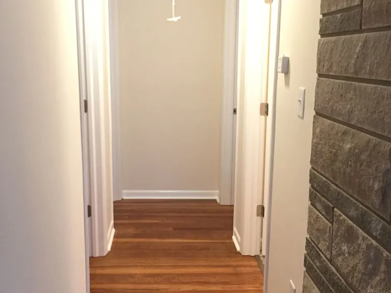 141 N Overhill Dr — Photo 4