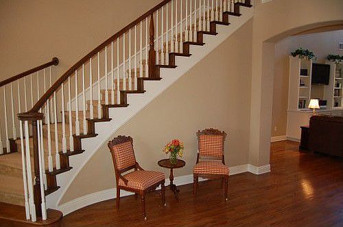1st image of 1111 Twin Oaks Dr