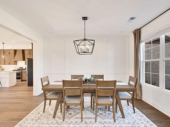 5th image of 15 Hughetta St