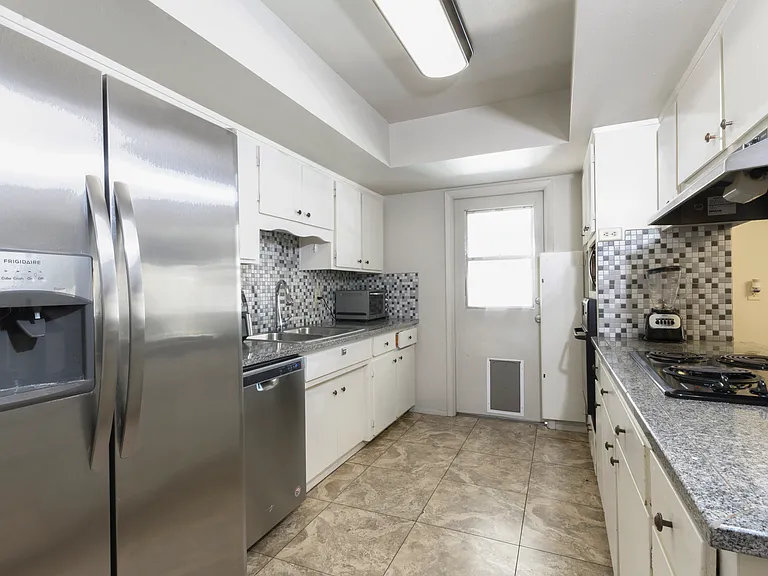 1028 E Wesleyan Dr — Photo 12