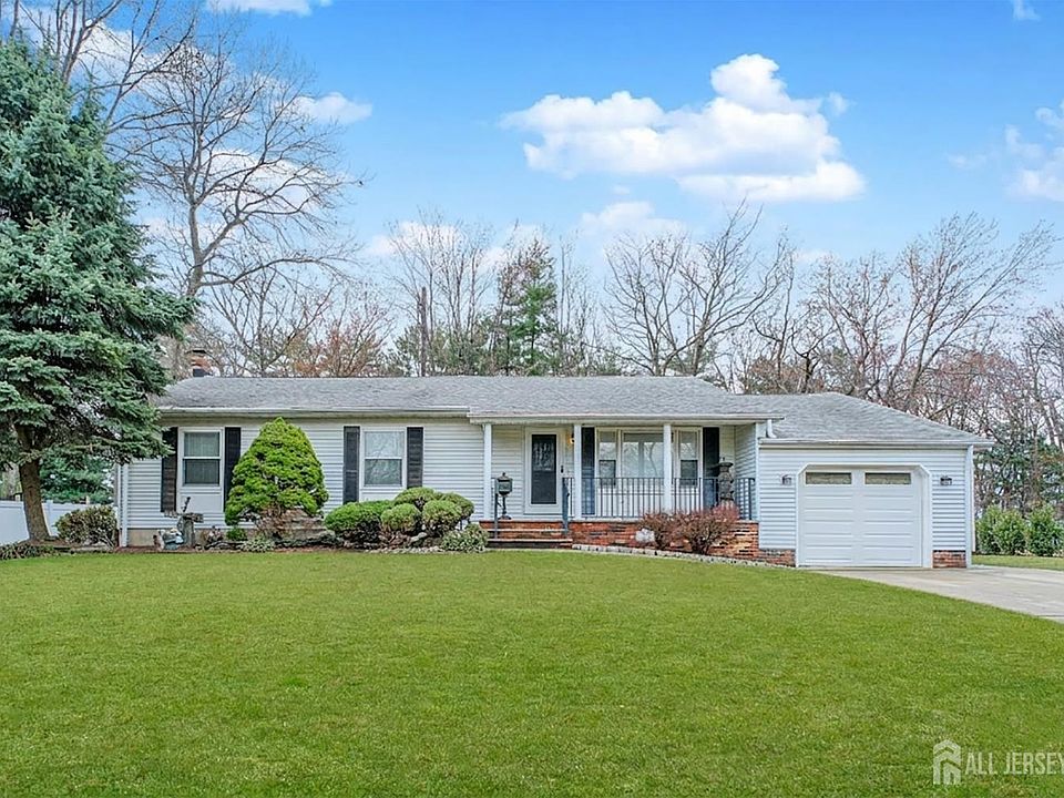 1st image of 35 Miara St