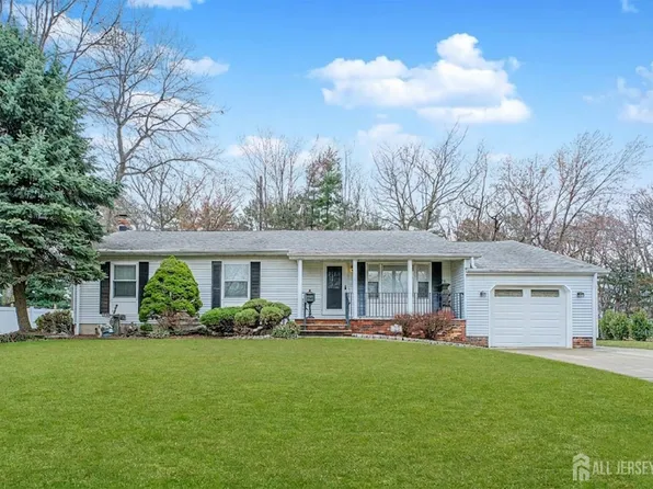 35 Miara St, Parlin, NJ 08859