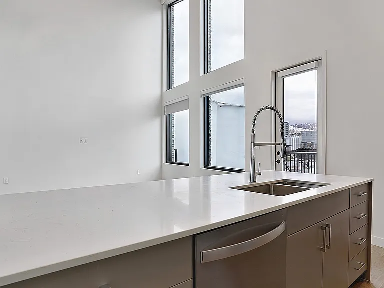 Light-filled living spaces with expansive views.