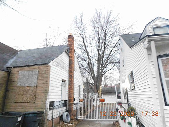 20227 Hickory