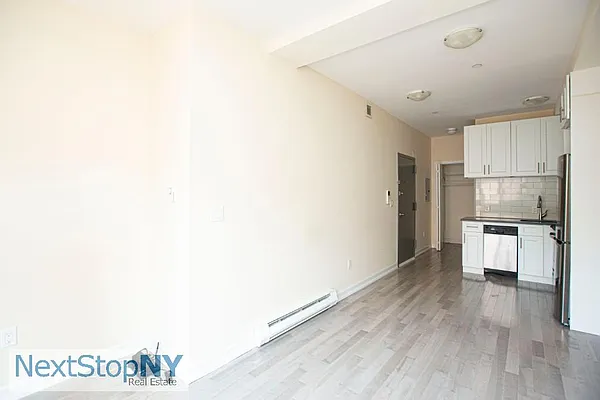 Rented by NextStopNY | media 8