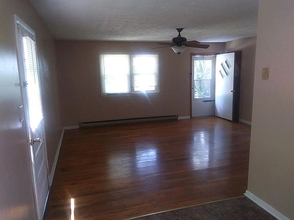 5th image of 712 Cherry Ct