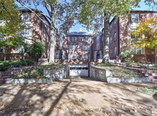 7545 Wellington Way APT 1B, Saint Louis, MO 63105