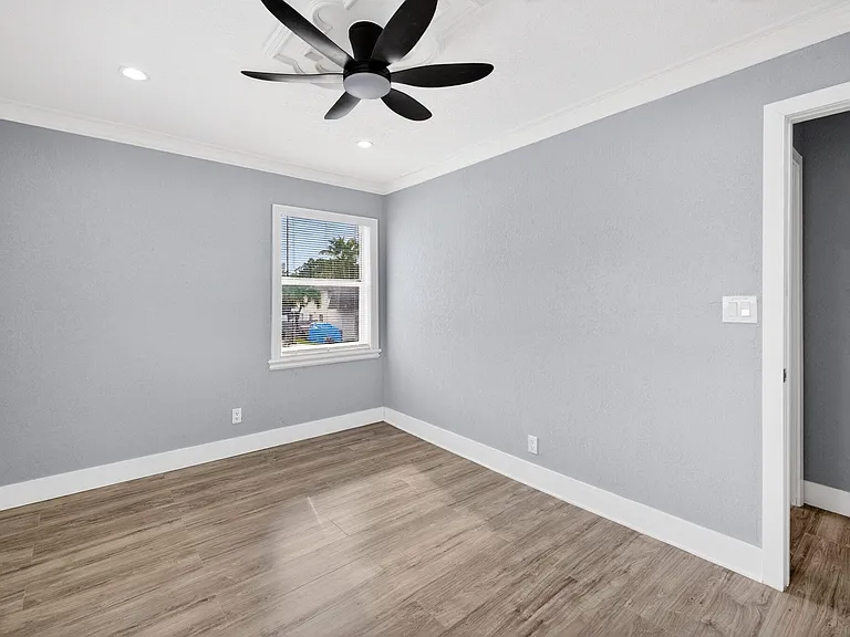 5424 SW 44th Ter — Photo 47