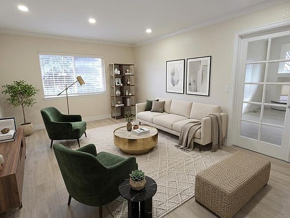 Bright & very large home office. Doubles as a bedroom & study with a full closet