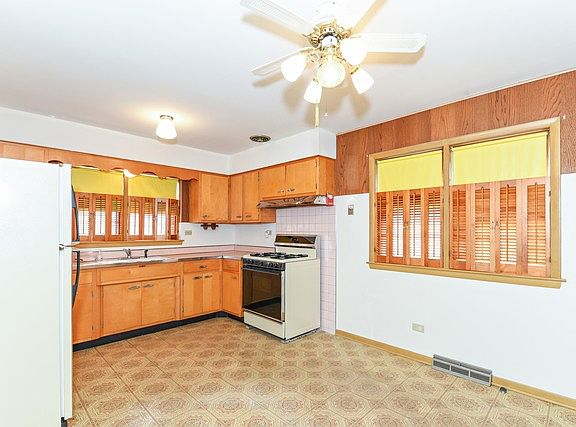 4th image of 10029 S Minnick Ave